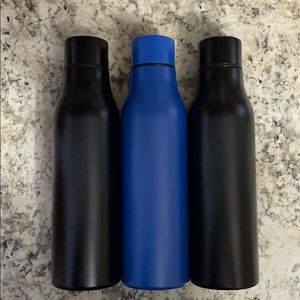 Double wall stainless steel water bottle.